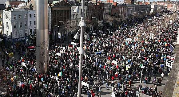 Irish protests against water charges remain strong