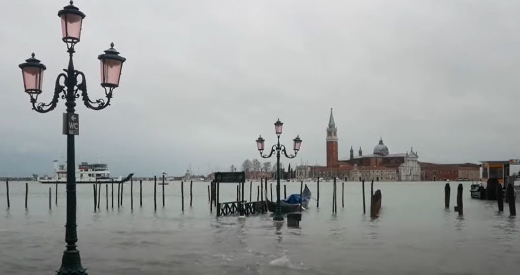 Venice flooded again due to failing procedure